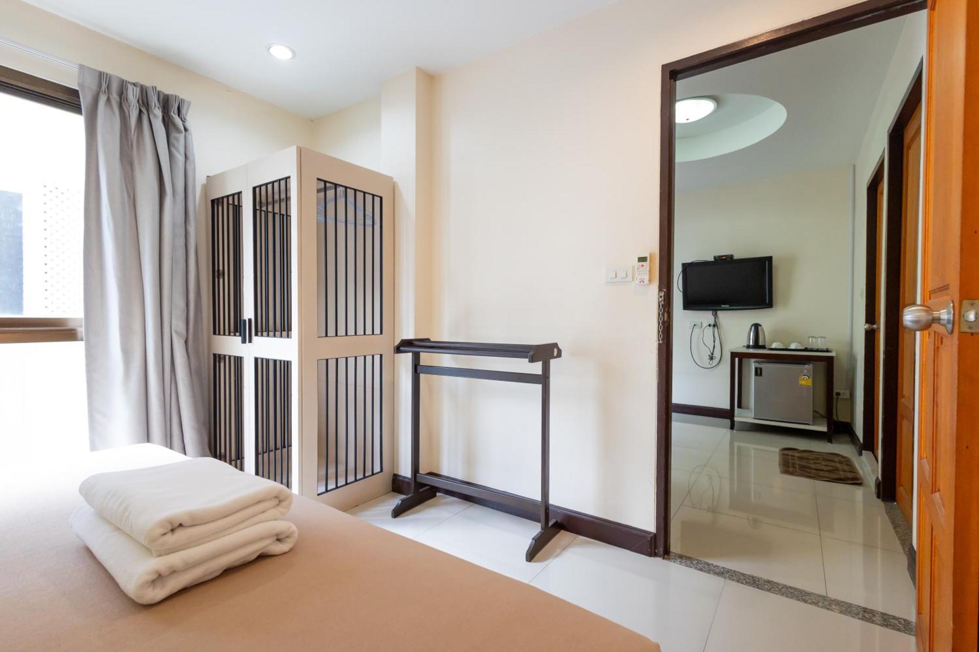 Penpark Place Bangkok Exterior photo